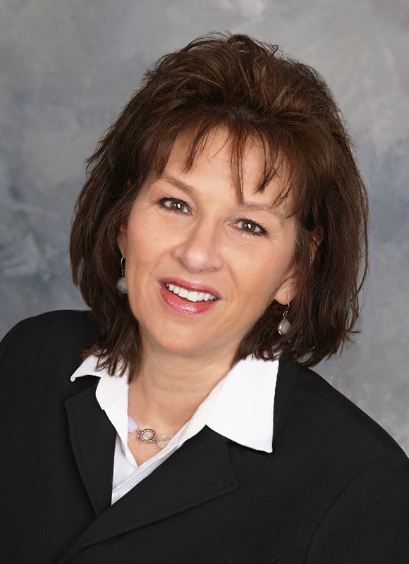 headshot 0009 Kelly Pratt headshot 0009 Kelly Pratt